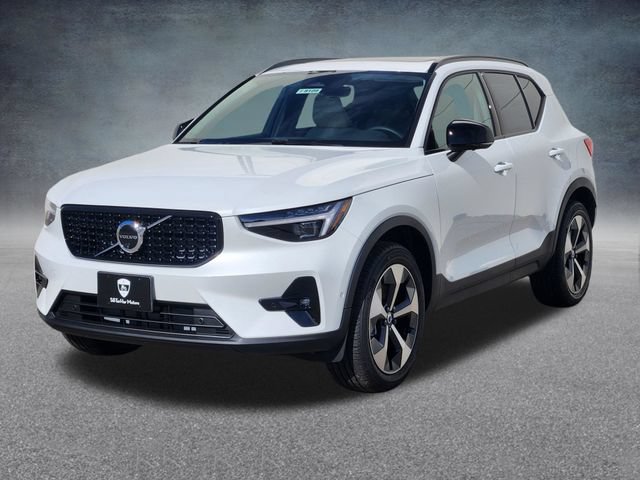 New 2026 Volvo XC40 B5 Plus w/ Protection Package Premier AWD/4WD image 3