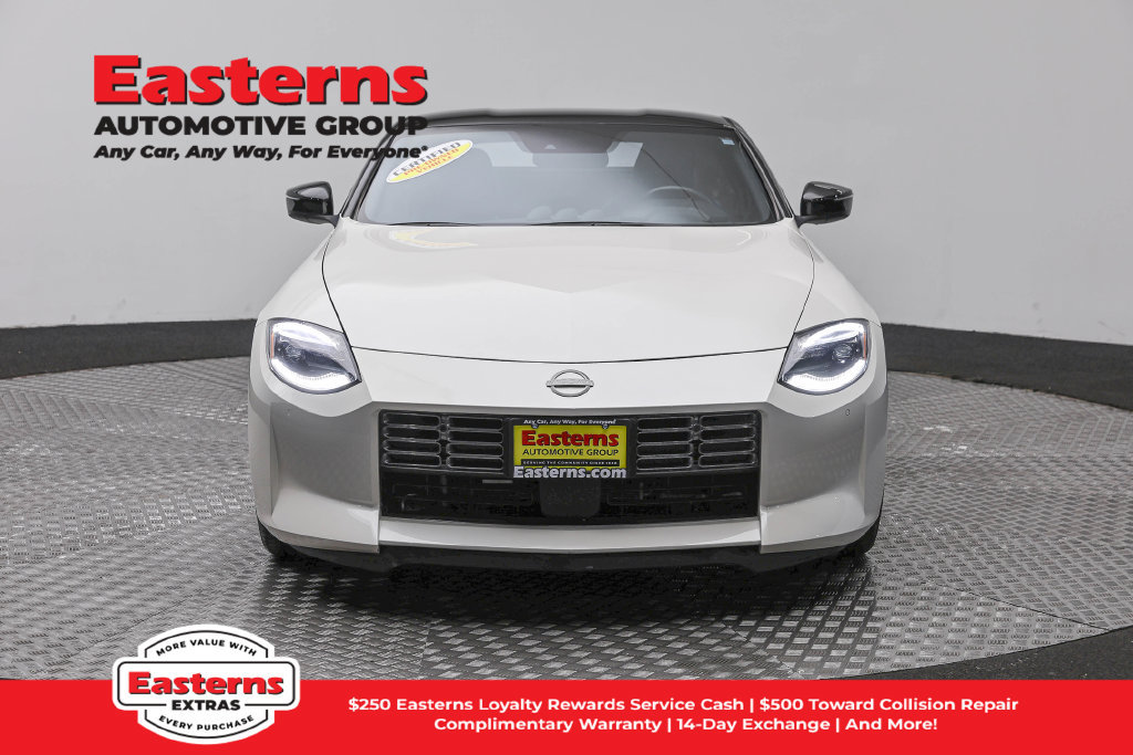 Used 2025 Nissan Z Performance w/ Floor Mat Package RWD image 3