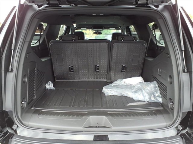 New 2026 Chevrolet Suburban LS image 4