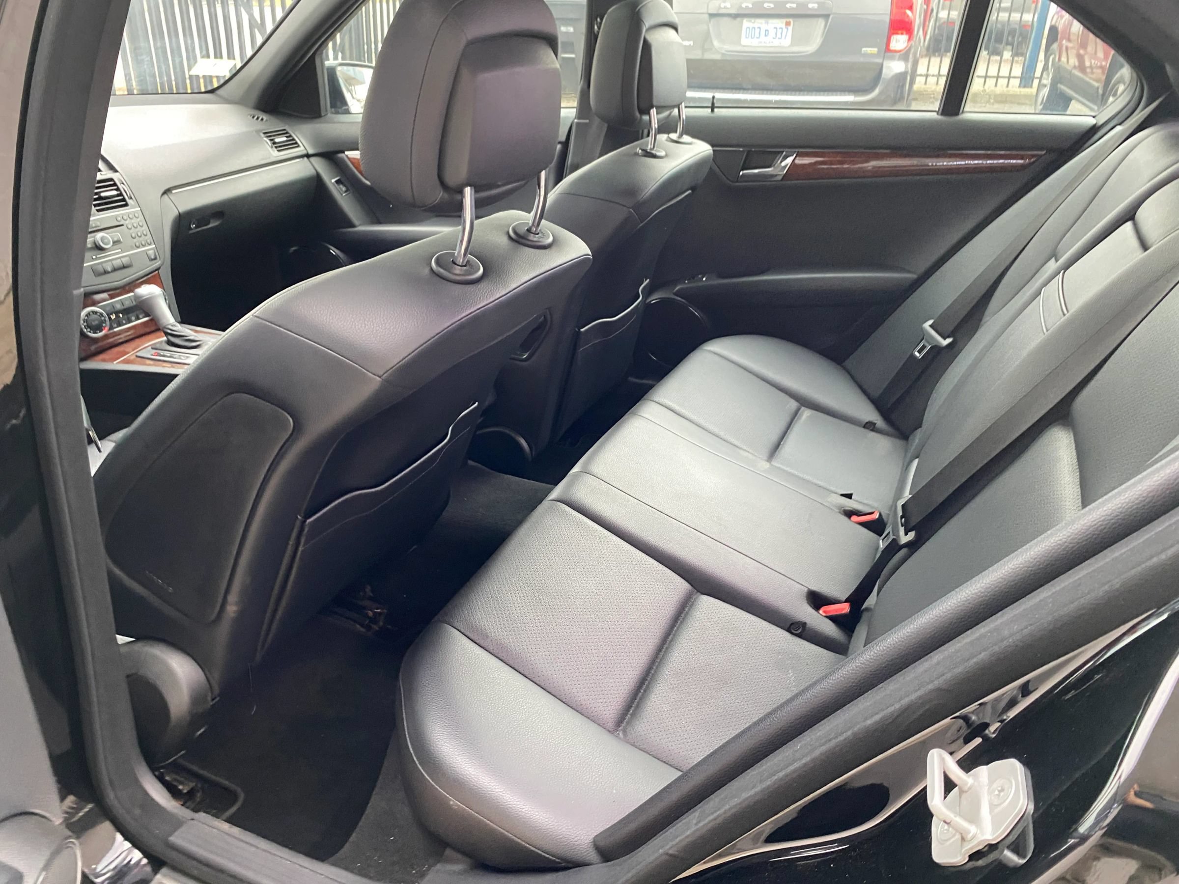 Used 2011 Mercedes-Benz C 300 4MATIC Sedan image 9