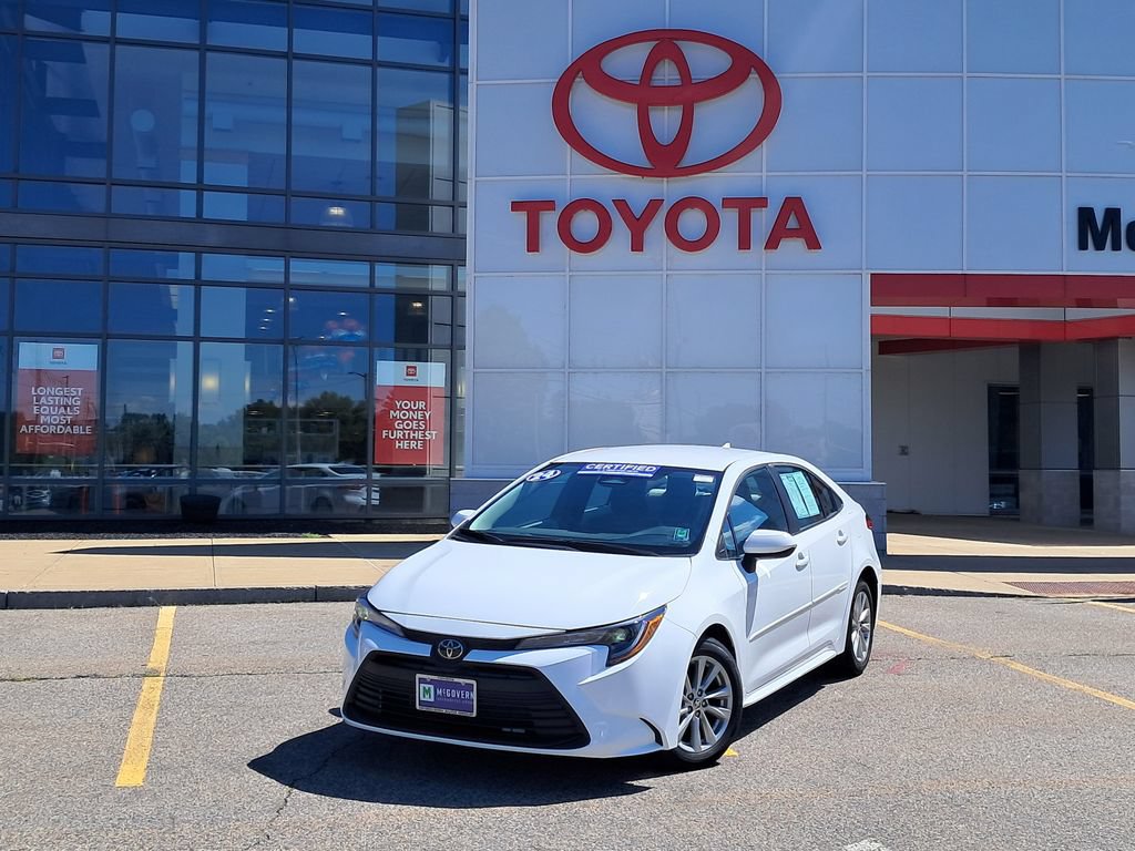 Used 2024 Toyota Corolla LE w/ LE Convenience Package FWD image 1
