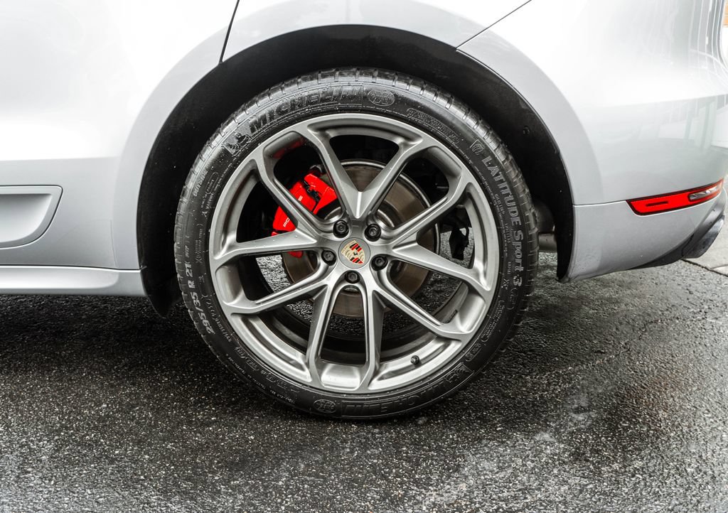 Used 2021 Porsche Macan GTS AWD/4WD image 34