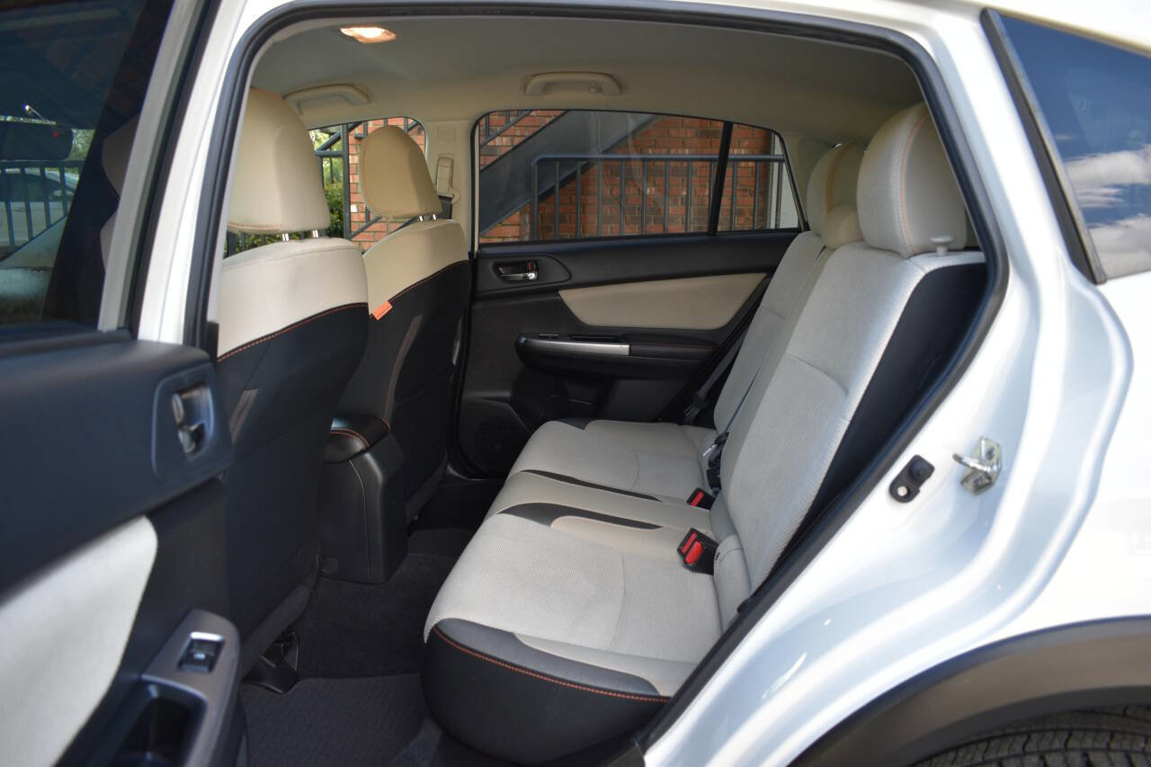 Used 2017 Subaru Crosstrek 2.0i Premium w/ 17" Wheel Sport Package image 9