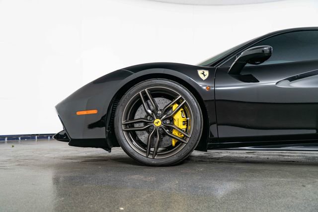 Used 2017 Ferrari 488 GTB RWD image 12