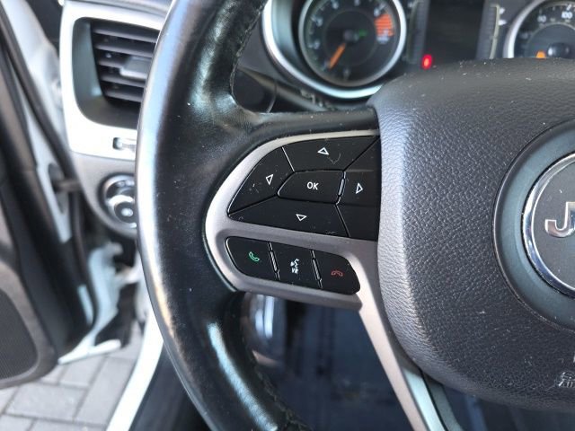 Used 2019 Jeep Cherokee Latitude Plus w/ Comfort/Convenience Group image 26