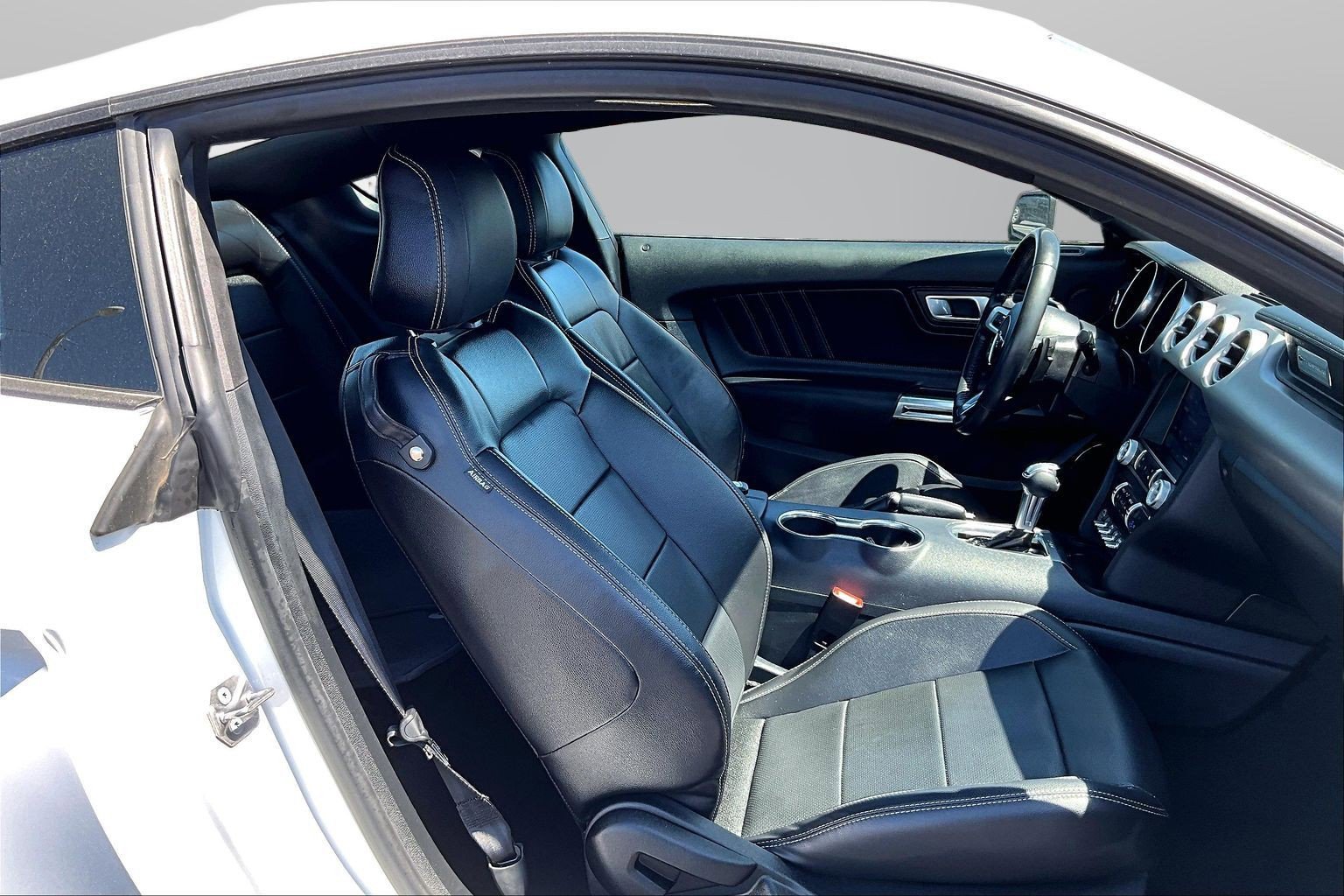 Used 2021 Ford Mustang Premium w/ Ford Safe & Smart Package RWD image 7