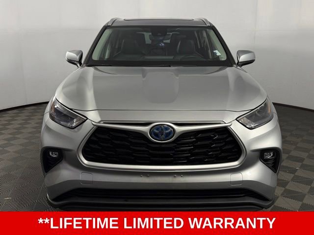 Used 2023 Toyota Highlander XLE image 3