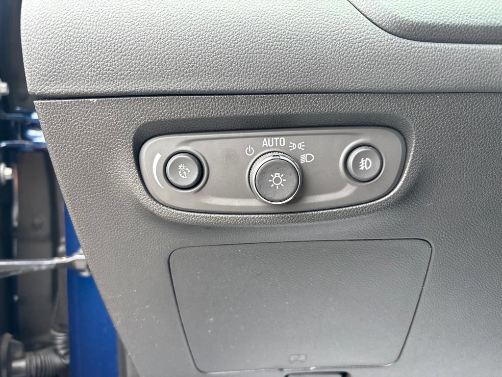 Used 2023 Buick Encore GX Essence w/ Experience Buick Package FWD image 24
