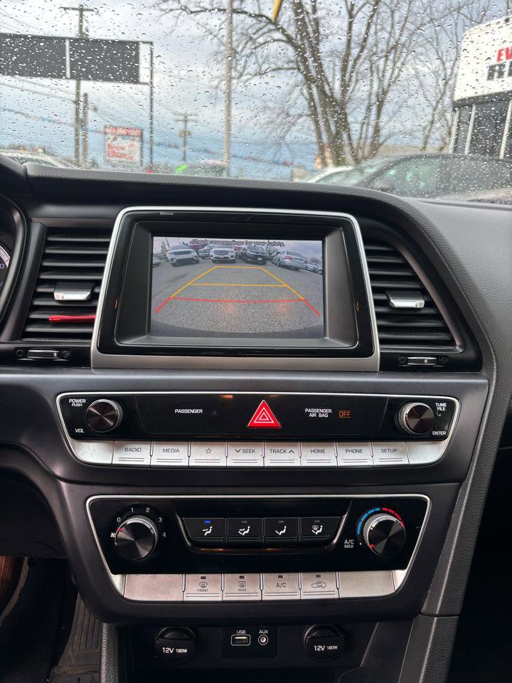 Used 2018 Hyundai Sonata SE w/ Cargo Package FWD image 12