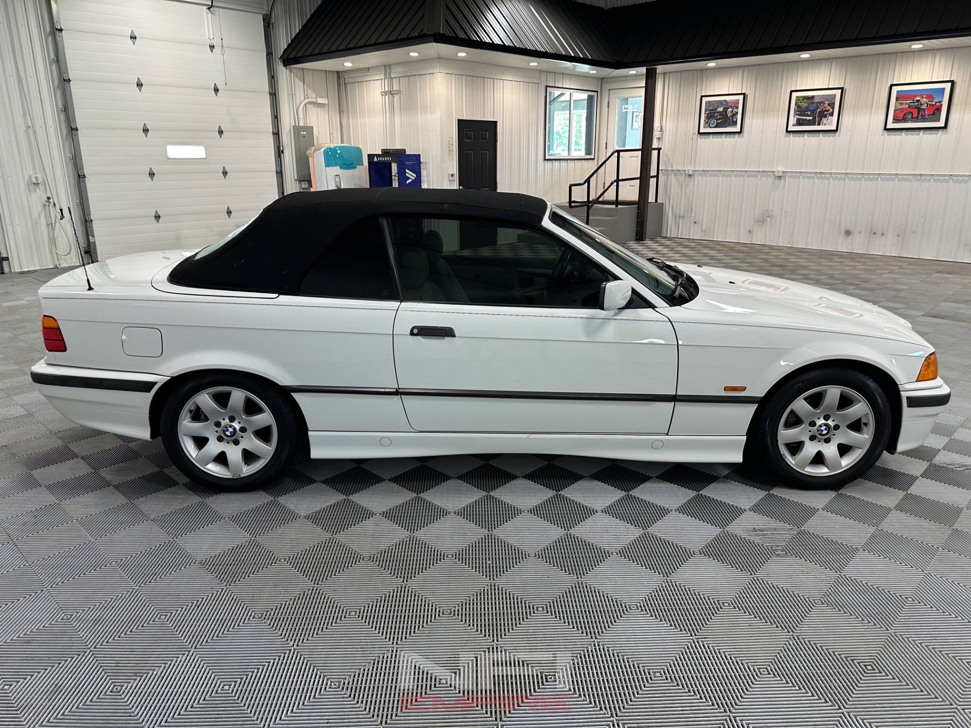 Used 1999 BMW 323i Convertible RWD image 13