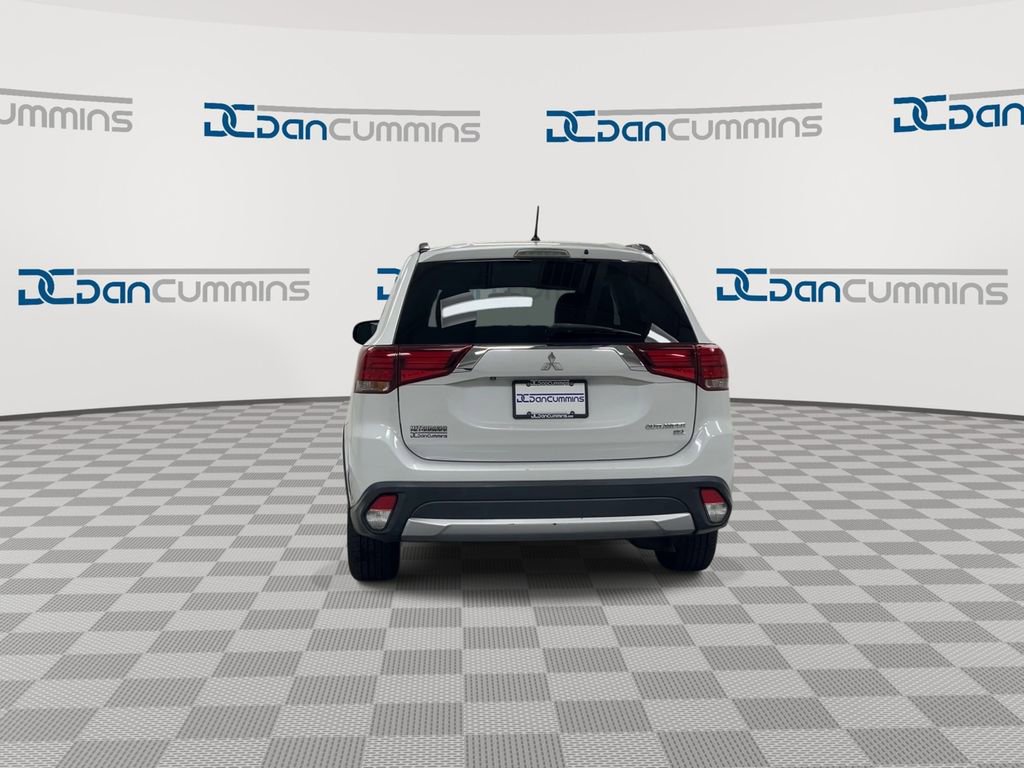 Used 2016 Mitsubishi Outlander SE AWD/4WD image 7