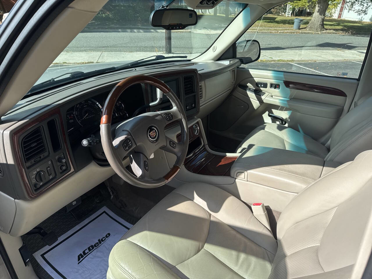 Used 2006 Cadillac Escalade AWD image 6