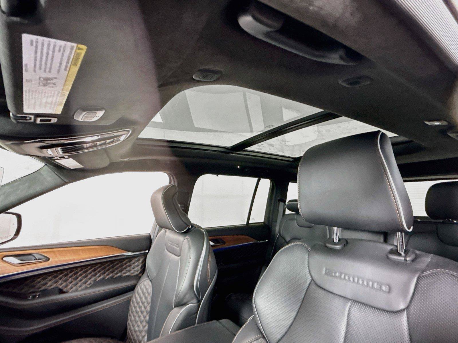 New 2027 Jeep Grand Cherokee Summit AWD/4WD image 17