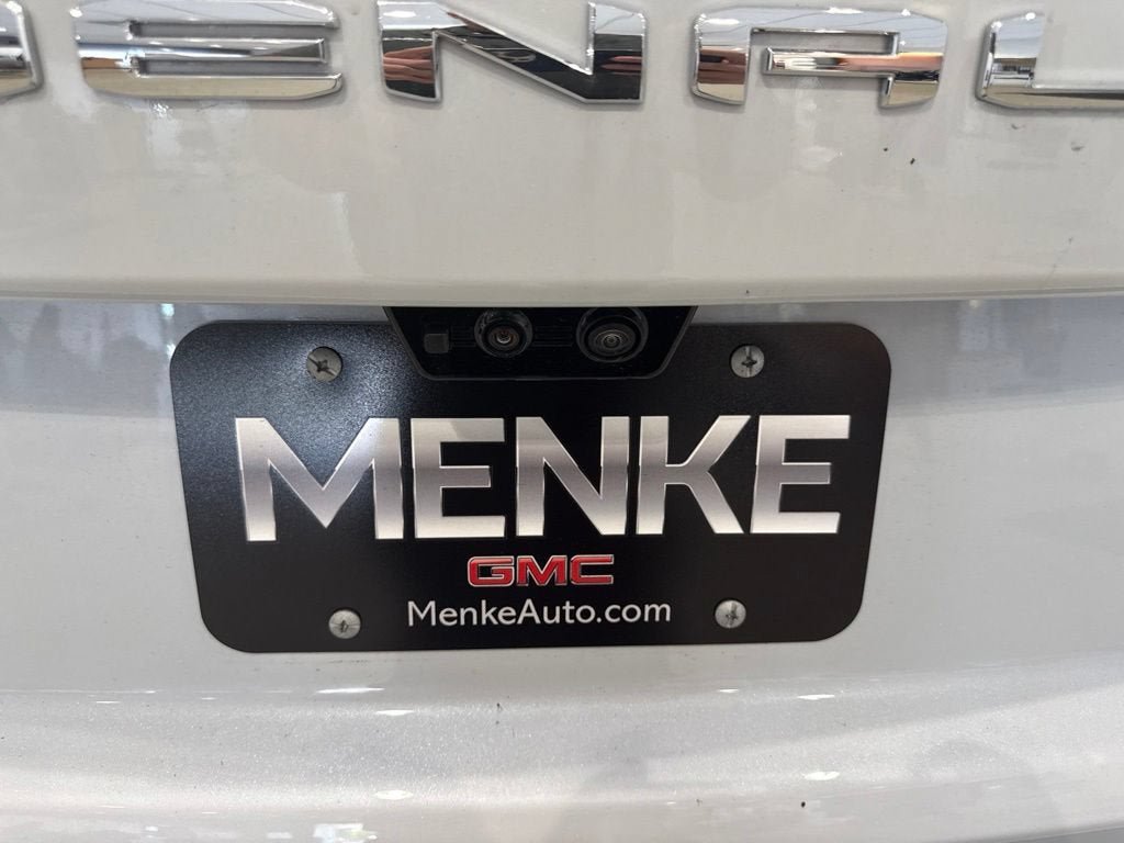 New 2026 GMC Yukon Denali Ultimate w/ LPO, Floor Liner Package AWD/4WD image 9