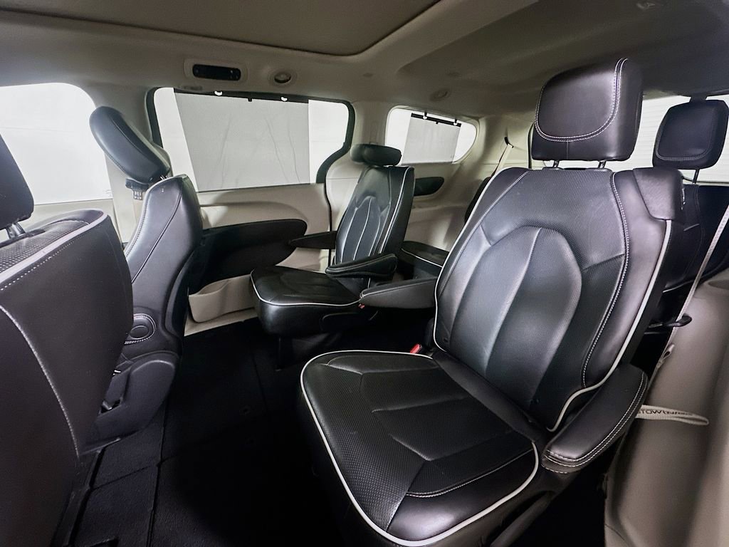 Used 2023 Chrysler Pacifica Limited image 15