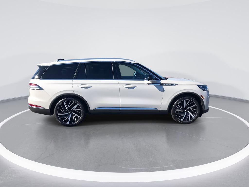 Used 2025 Lincoln Aviator Reserve w/ Equipment Group 201A AWD/4WD image 9