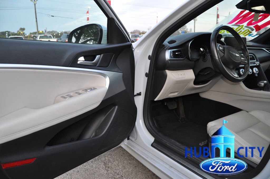 Used 2023 Genesis G70 2.0T image 11