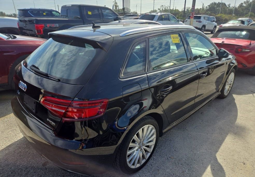 Used 2018 Audi A3 e-tron Premium image 4