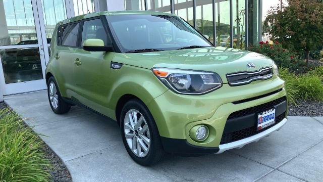 Used 2018 Kia Soul + FWD image 10