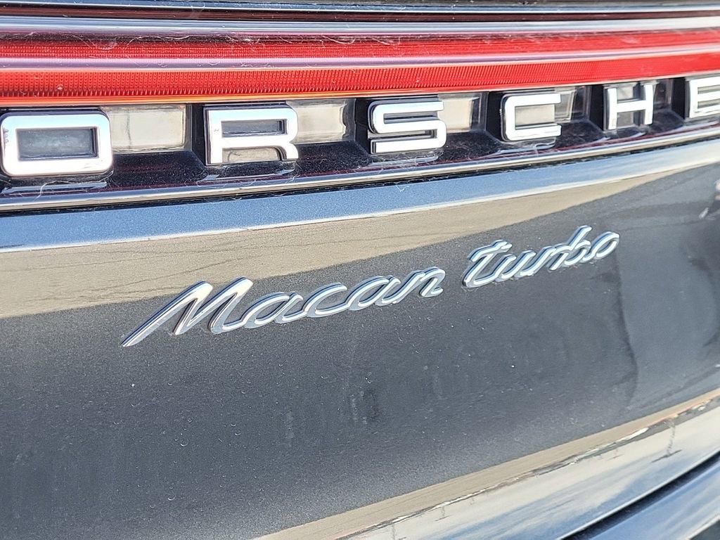 Used 2020 Porsche Macan Turbo image 15