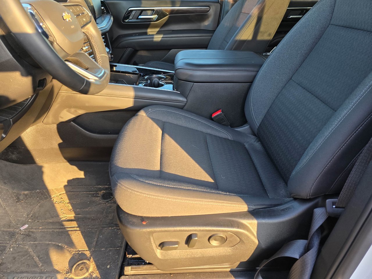 Used 2025 Chevrolet Tahoe LS image 13