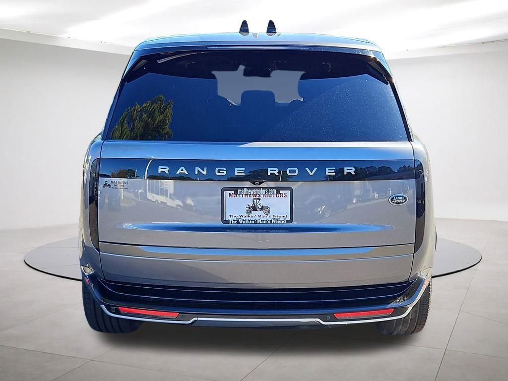 Used 2023 Land Rover Range Rover Long Wheelbase SE image 6