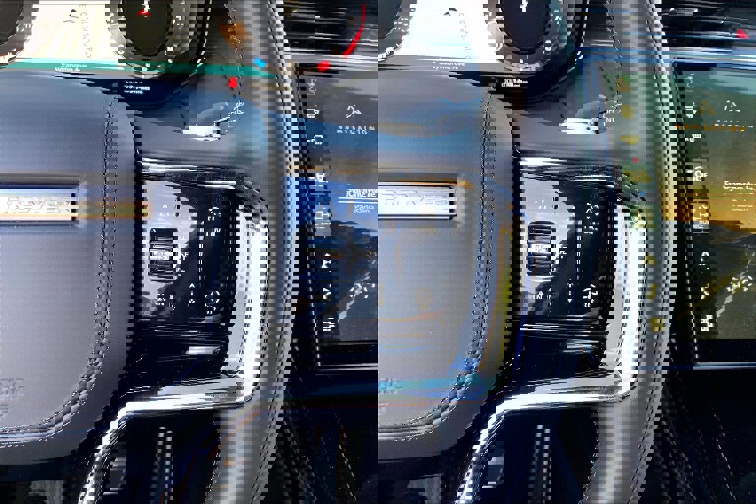 Used 2025 Land Rover Range Rover Sport Dynamic SE image 23