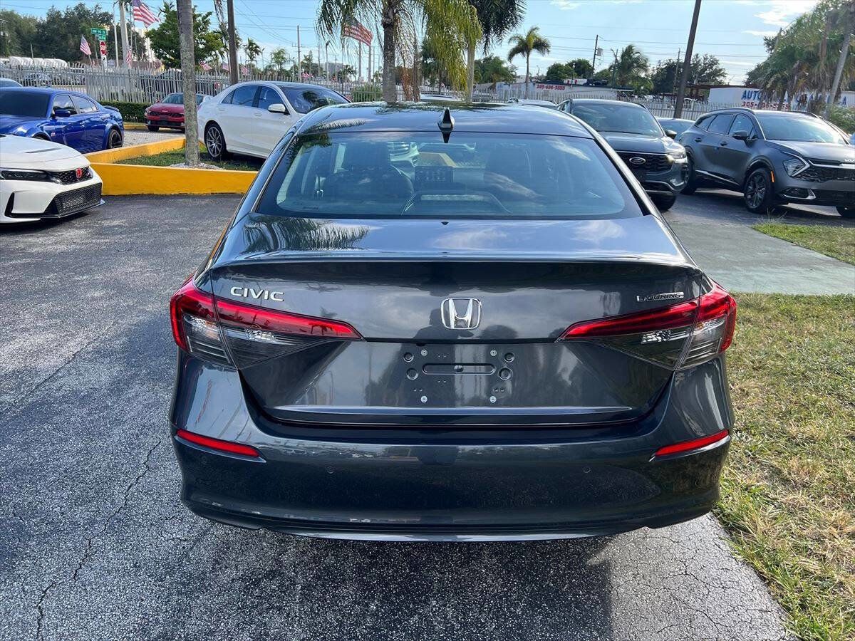 Used 2022 Honda Civic Touring image 6