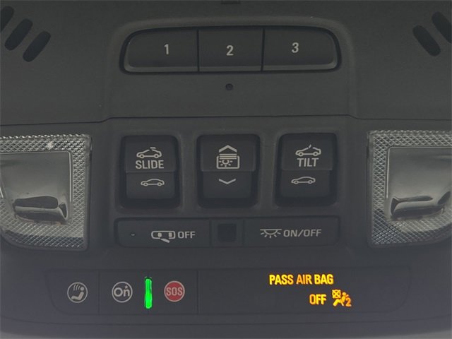 Used 2022 Chevrolet Traverse RS image 25