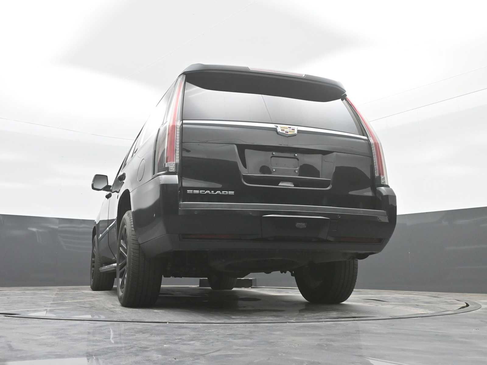 Used 2018 Cadillac Escalade 4WD image 33