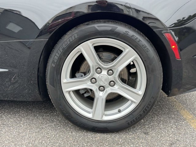 Used 2022 Chevrolet Camaro LT RWD image 9