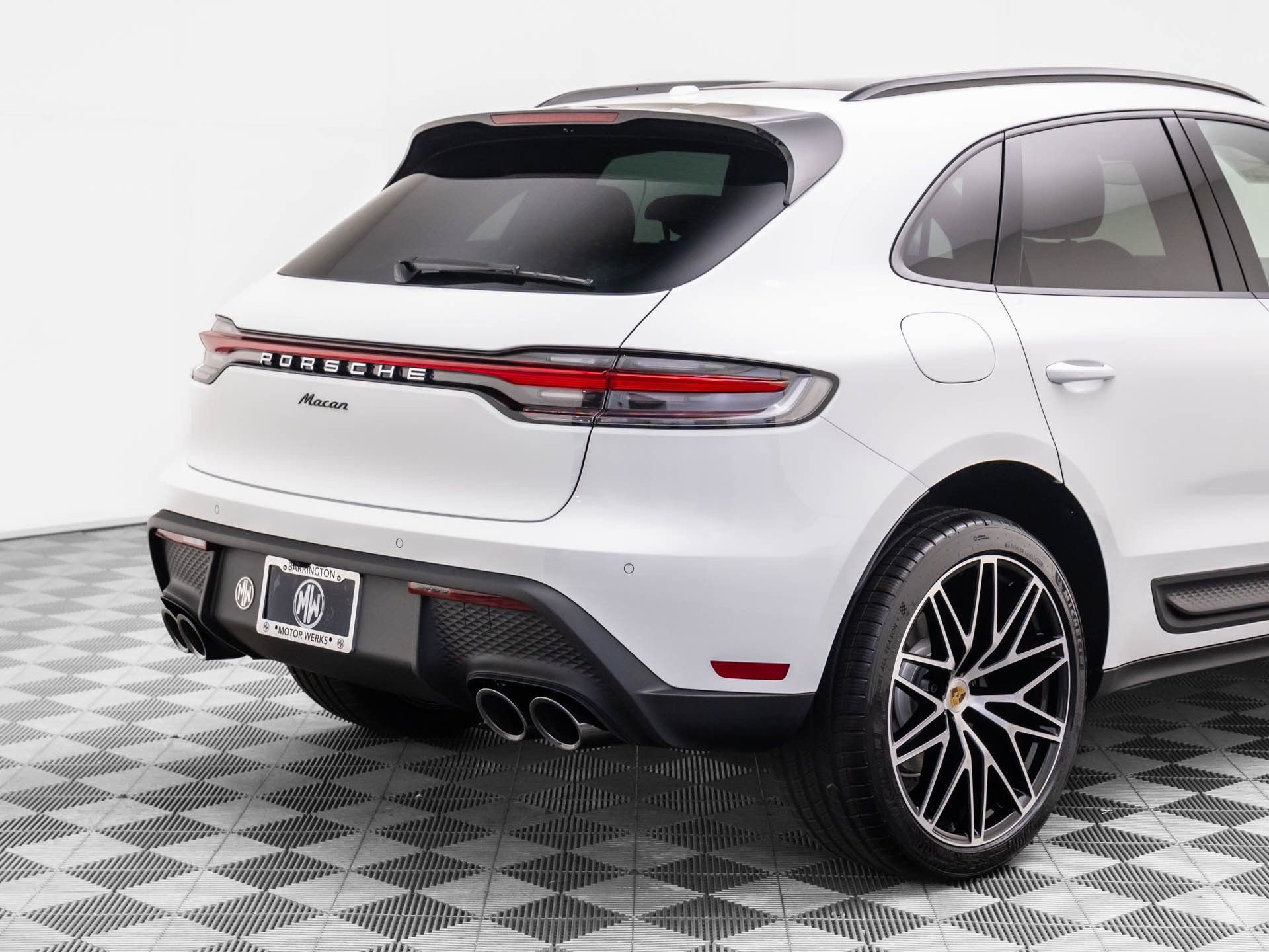 Certified 2026 Porsche Macan image 35