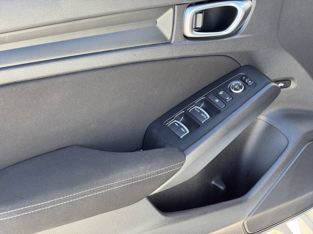 Used 2022 Honda Civic LX image 9