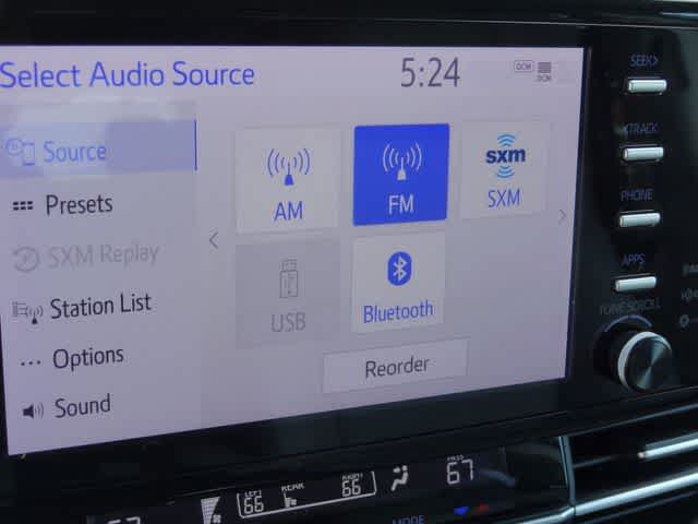 Used 2024 Toyota Sienna XLE FWD image 30