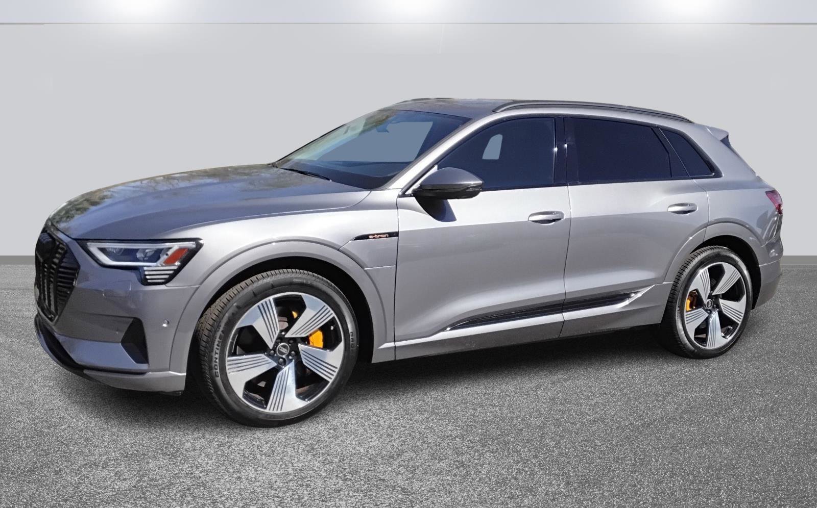 Used 2023 Audi e-tron Premium Plus w/ Premium Plus Package image 3