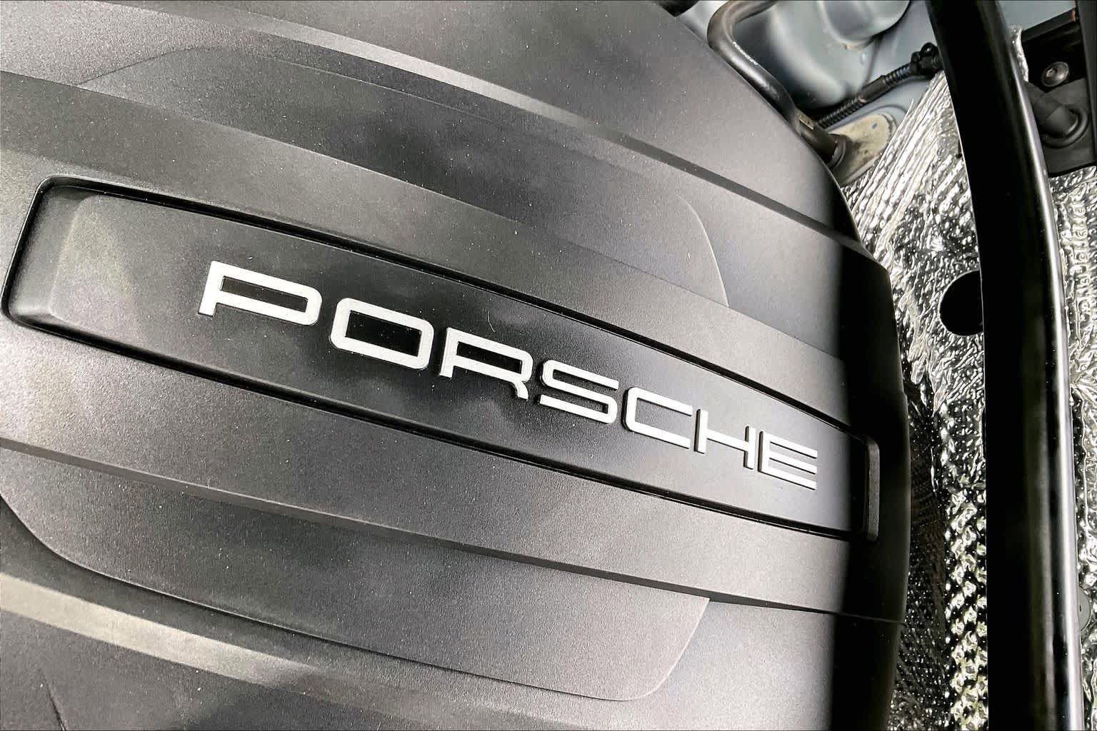 Used 2019 Porsche Macan AWD/4WD image 34