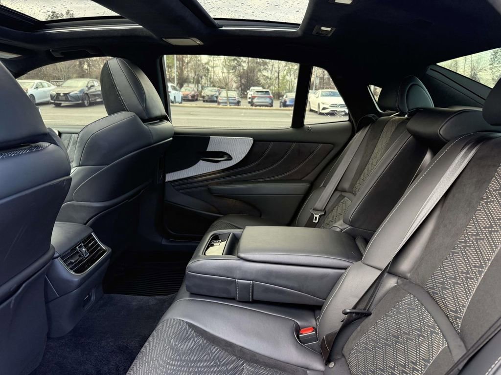 Used 2023 Lexus LS 500 F Sport w/ Cold Weather Package (CK) image 17