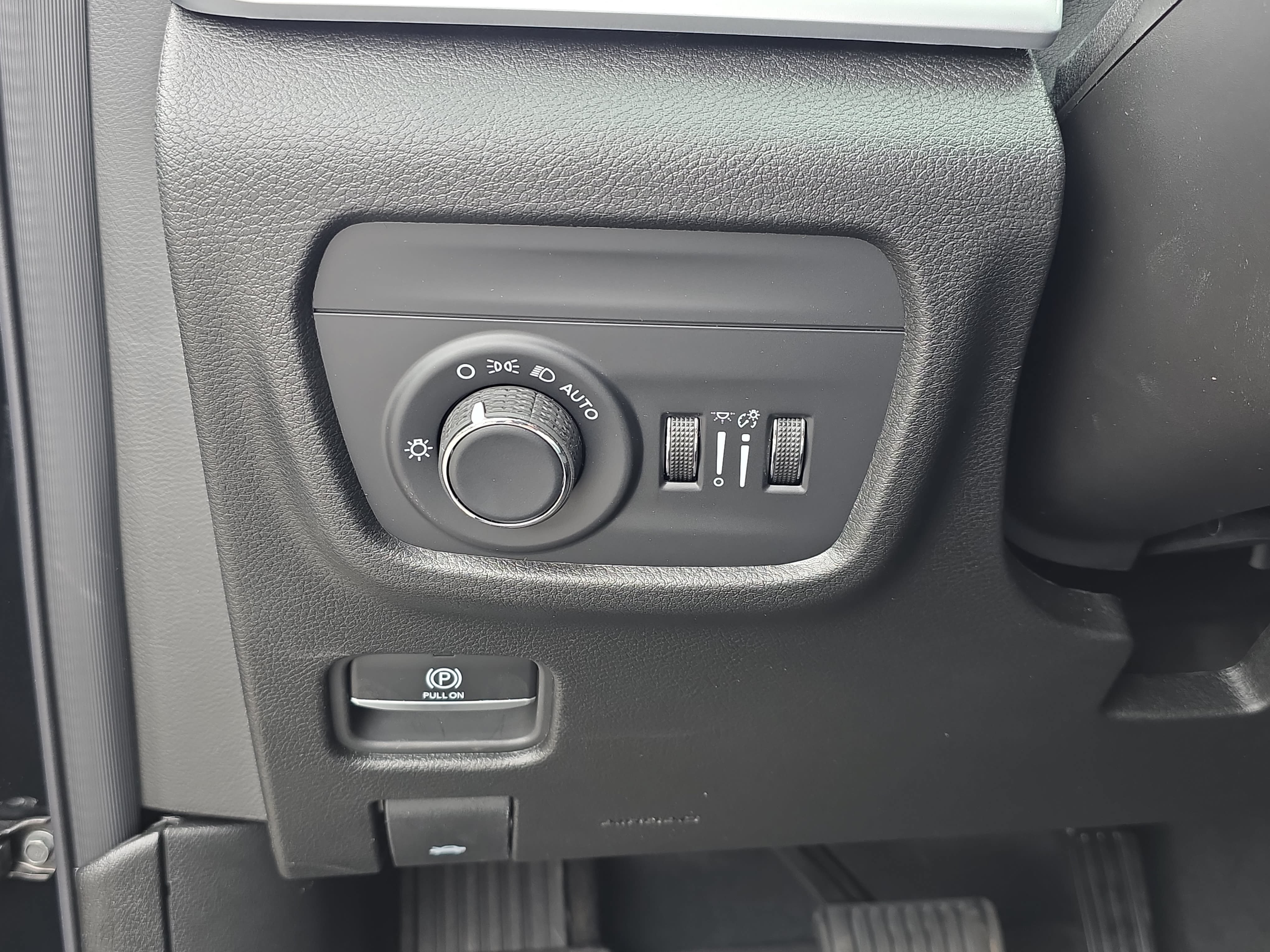 New 2026 Jeep Grand Cherokee Altitude AWD/4WD image 24