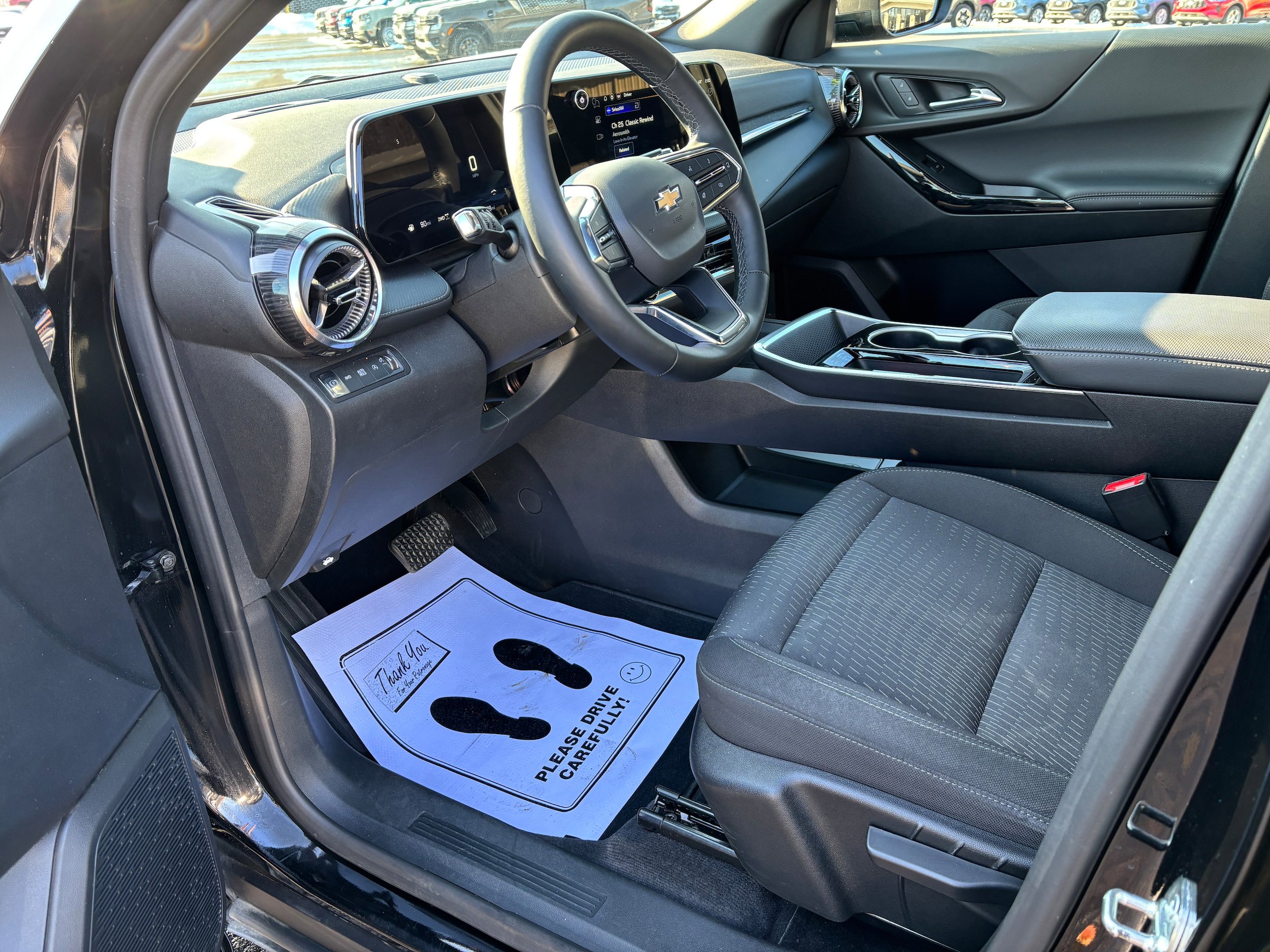Used 2025 Chevrolet Equinox LT AWD/4WD image 10