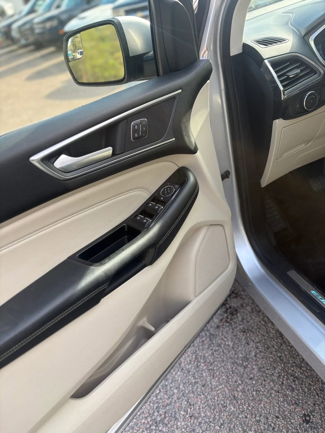 Used 2018 Ford Edge Titanium w/ Equipment Group 301A FWD image 54