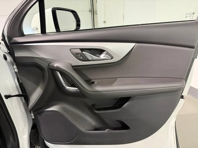 Used 2024 Chevrolet Blazer LT FWD image 27