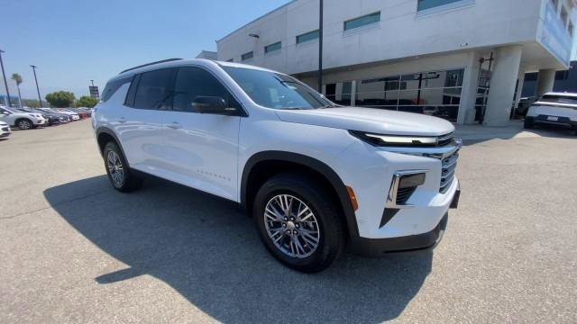 New 2026 Chevrolet Traverse LT w/ Enhanced Driving Package image 2