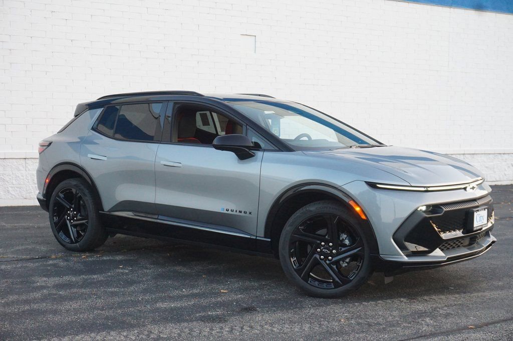 New 2026 Chevrolet Equinox EV RS image 3