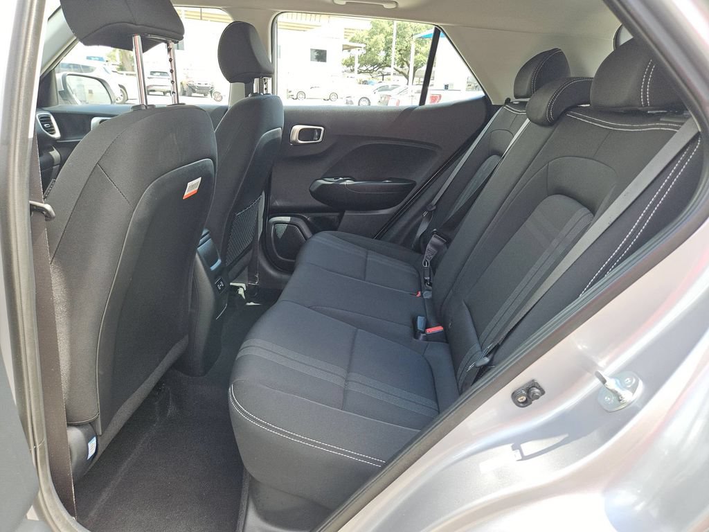 Used 2025 Hyundai Venue SEL FWD image 14