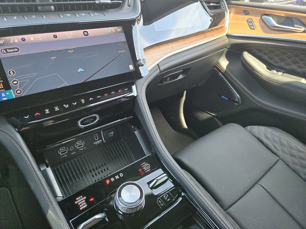 New 2026 Jeep Grand Cherokee Summit w/ Obsidian Package image 11