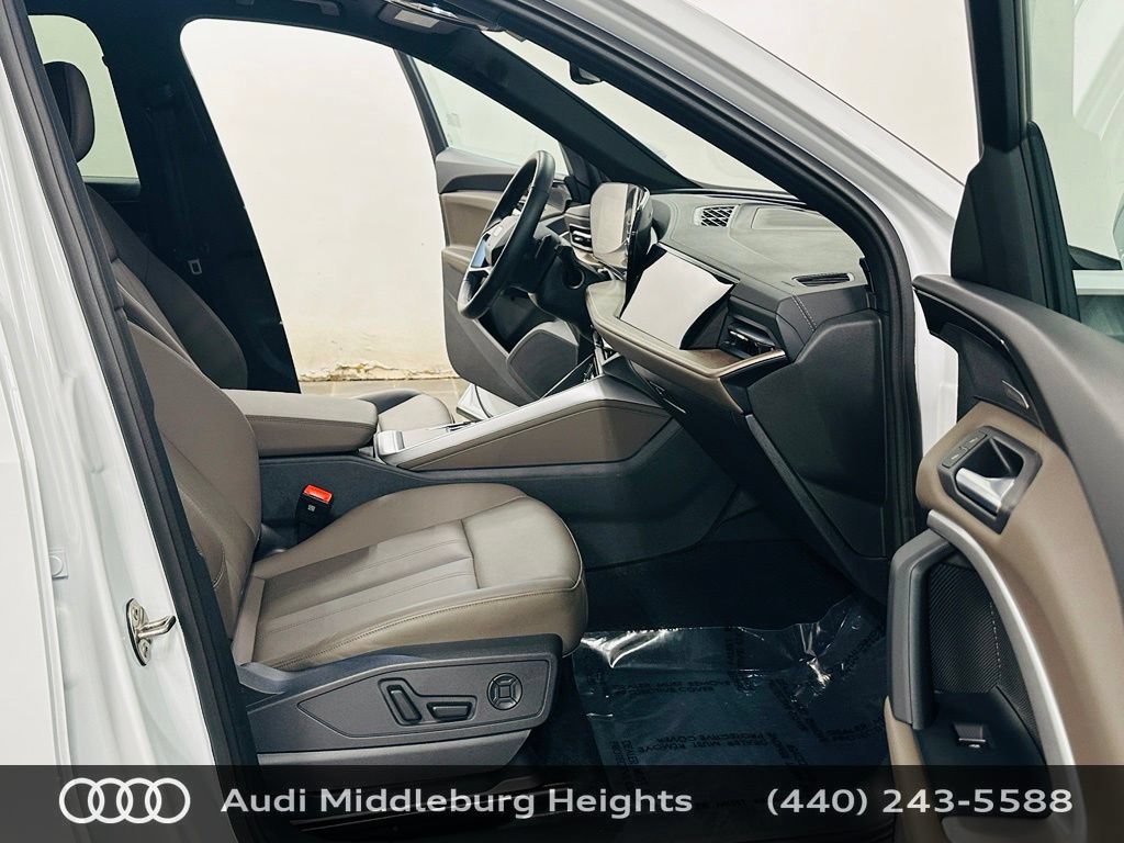 Certified 2025 Audi Q5 Premium Plus w/ Premium Plus AWD/4WD image 9