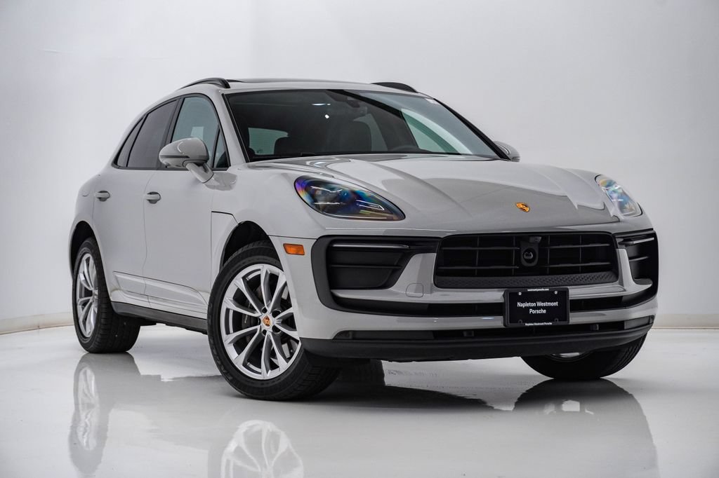 Certified 2024 Porsche Macan AWD/4WD image 8