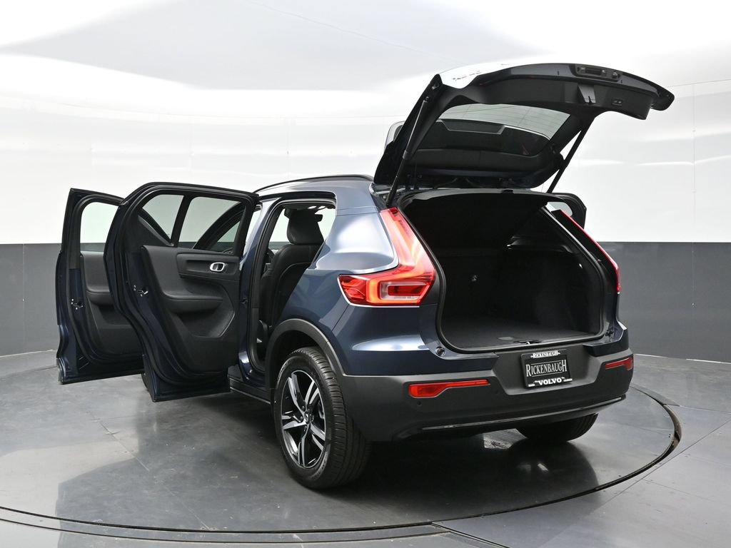 New 2026 Volvo XC40 B5 Core w/ Climate Package AWD/4WD image 41