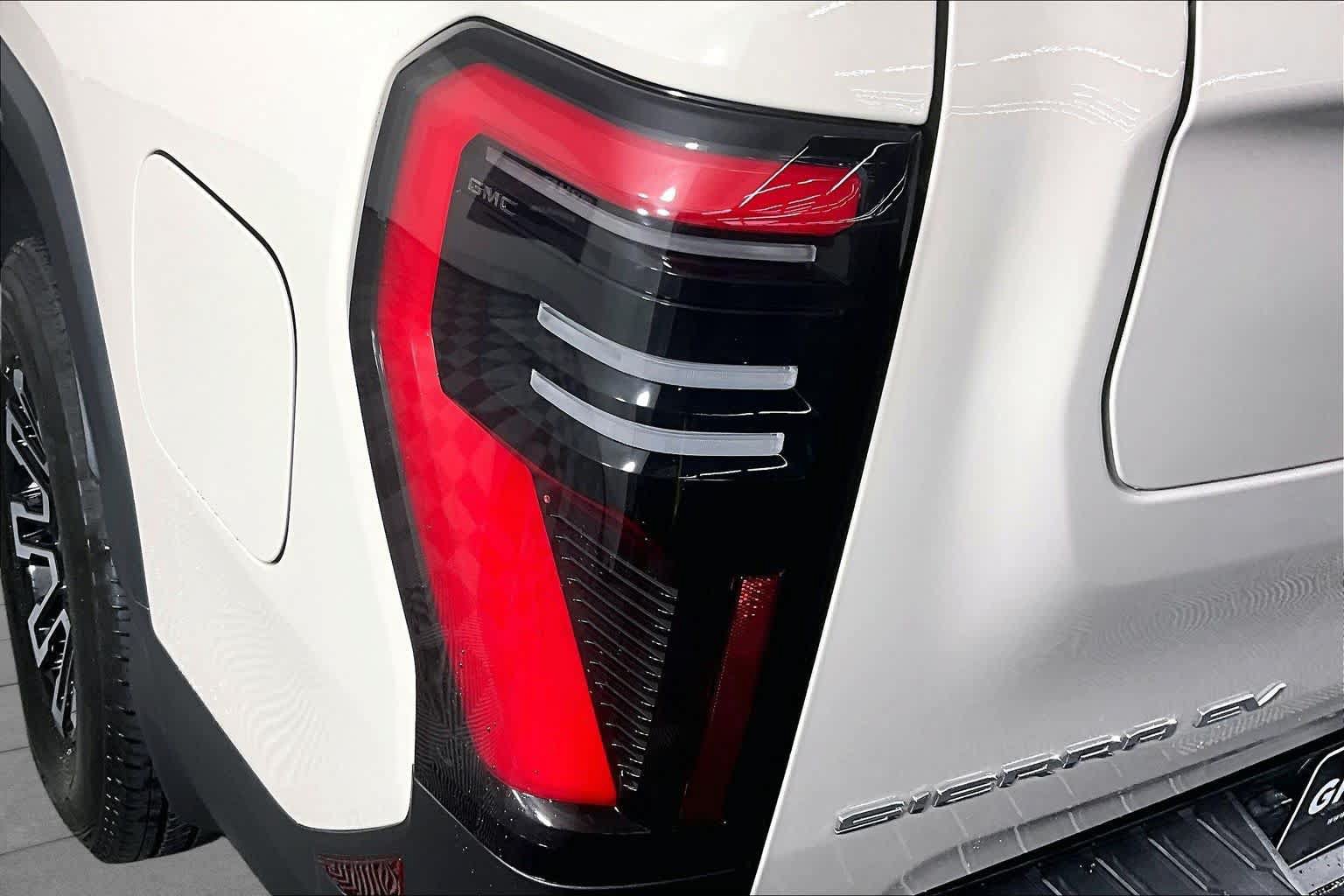 Used 2026 GMC Sierra EV Elevation AWD/4WD image 27