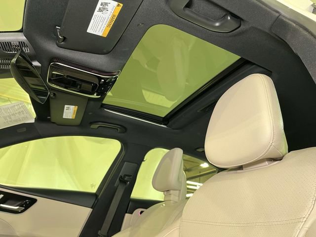 Used 2025 Mercedes-Benz C 300 Sedan image 19
